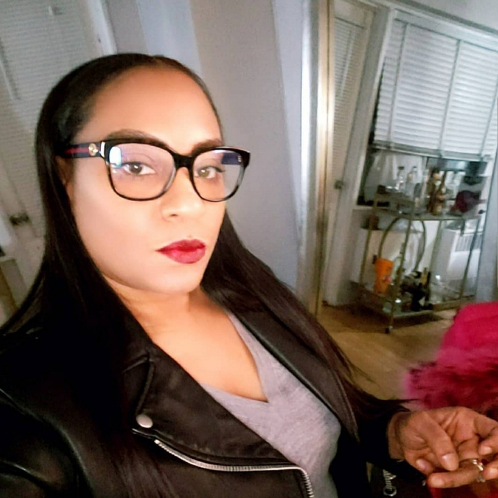 Meet your Posher, Mia